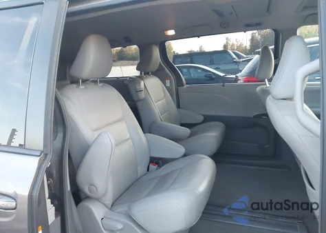 2018 Toyota Sienna Xle Premium 8 Passenger z USA, uszkodzony, nr VIN 5TDYZ3DC2JS957419